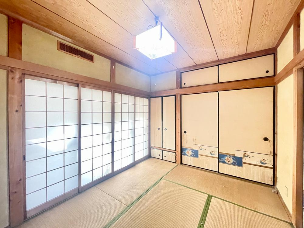 太秦東が丘　一戸建ての和室|和室　6.0帖
■物件内覧・資金計画相談・住宅ローン相談、リフォーム相談、お問合せ受付中■
※当日・翌日のご内覧、ご相談はお電話でのお問合せがスムーズです！