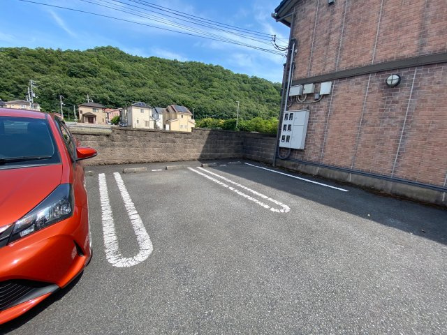 グランフォートＢ棟の駐車場