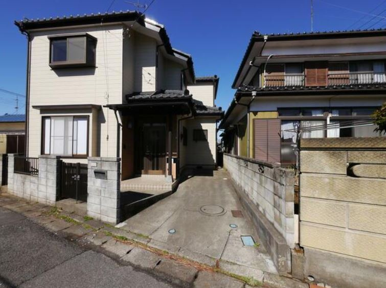 青と憩いのリビエールの駐車場