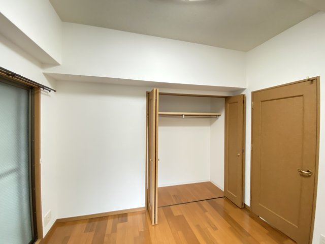 パークヒルズ毘沙門の洋室