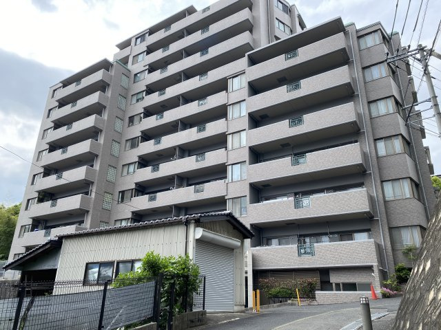 パークヒルズ毘沙門の外観