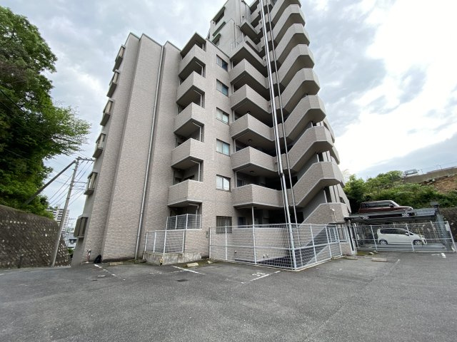 パークヒルズ毘沙門の外観