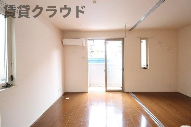 petite・chambre(プチ・シャンブル）の居間・リビング|おしゃれな居間です