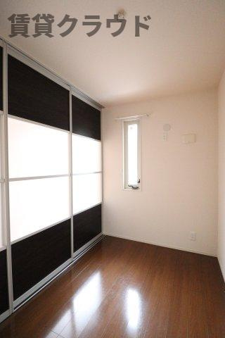 petite・chambre(プチ・シャンブル）の寝室|落ち着いた色調の寝室です