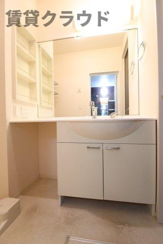 petite・chambre(プチ・シャンブル）の洗面所|朝の準備に活躍する、洗髪洗面化粧台！