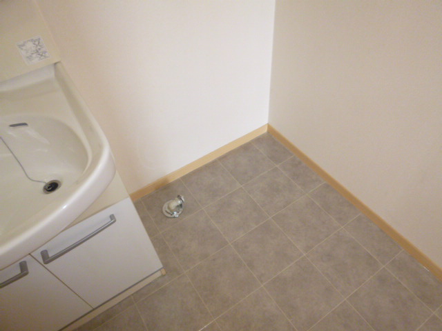 グラスガーデンＢのその他|洗濯機置き場