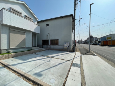【前面道路含む現地写真】 | Heartful Town中川区八家町全４棟【仲介手数料無料　昭和橋小学　昭和橋中学】 | 〈内覧予約キャンペーン実施中！〉マックスバリュde住まい相談までご連絡下さい。