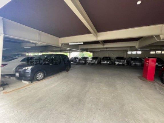 ルネ枚方の駐車場