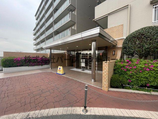 ルネ枚方のエントランス