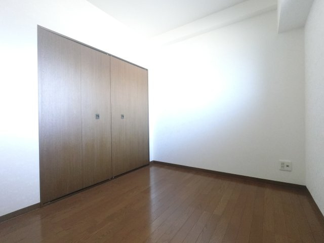 グローバル駿河台の洋室