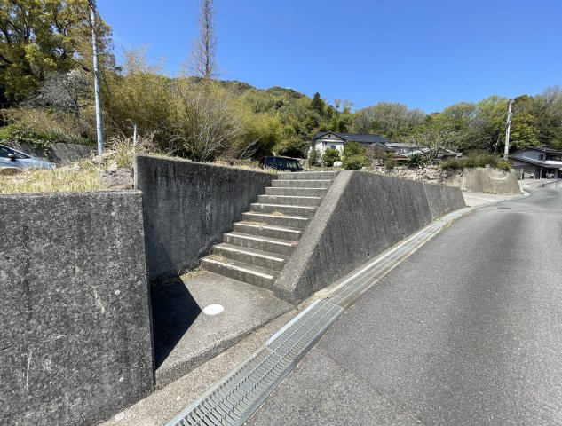 【外観】 | 敷地ひろびろ136坪！　建築条件なし！