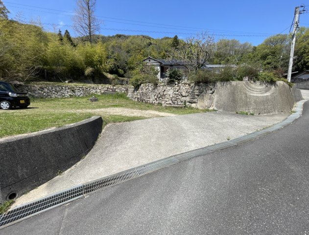 【外観】 | 敷地ひろびろ136坪！　建築条件なし！