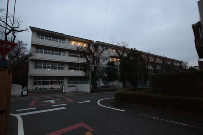 所沢市立所沢中学校まで400m