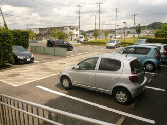 ★敷地内駐車場★（空き状況・使用料等詳細はご確認下さい）