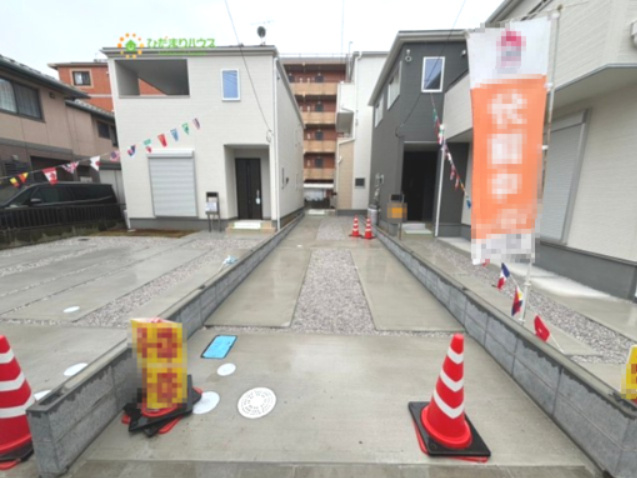 蓮田市東　新築一戸建て　リーブルガーデン　02の駐車場|カースペース縦列2台駐車可能