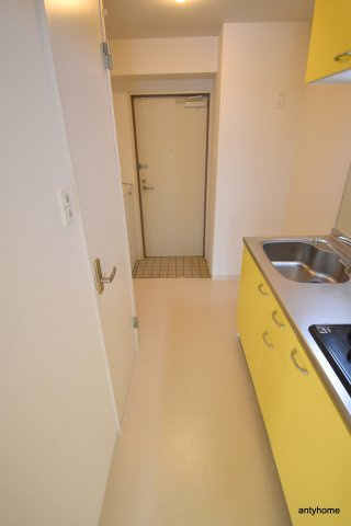 エルソル江坂　仲介手数料無料の玄関