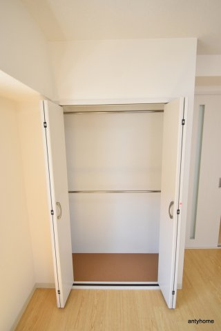 エルソル江坂　仲介手数料無料の収納