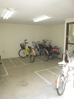 【その他共用部分】 | 屋根付き駐輪場