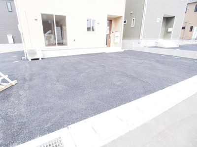 【駐車場】 | Cradle garden　伊達市箱崎　第２　３号棟 | 並列駐車可能です◎