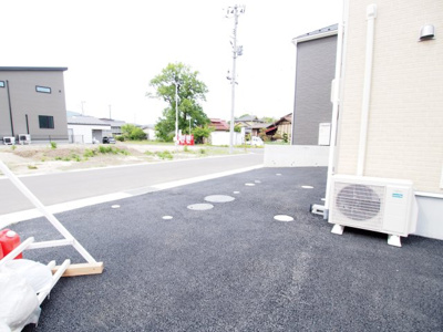【前面道路含む現地写真】 | Cradle garden　伊達市箱崎　第２　３号棟 | 車での移動に便利です♪