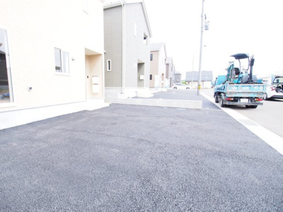 【駐車場】 | Cradle garden　伊達市箱崎　第２　３号棟 | お休みの日は、家族でお出かけしてみては♪
