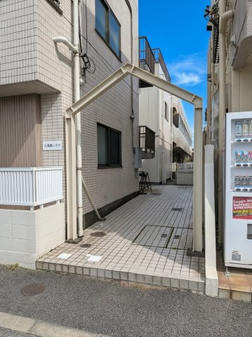 【エントランス】 | 小栗原ハイツ | きれいなエントランスです