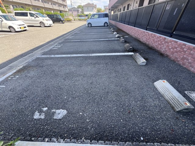 神戸市西区池上５丁目の賃貸マンションの駐車場