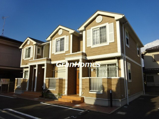 三木市自由が丘本町２丁目のアパートの外観