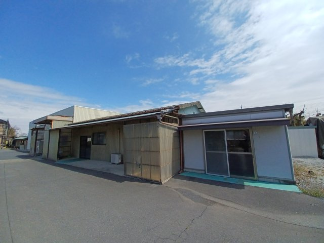 上唐子1100貸工場の外観