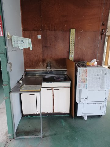 上唐子1100貸工場の内装