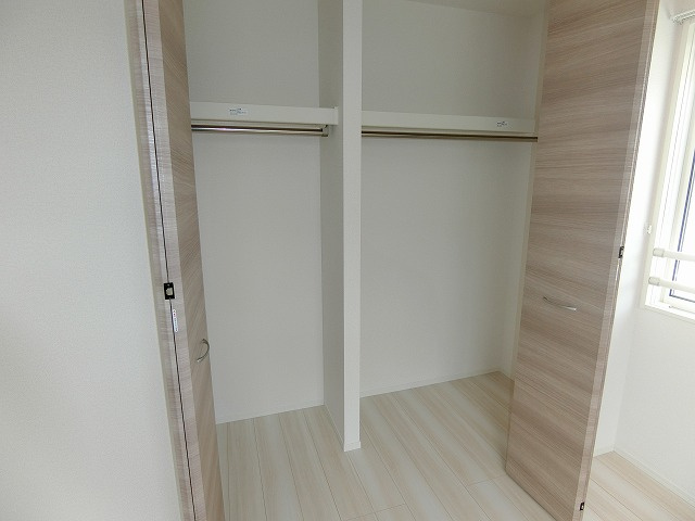 百花園EASTの収納