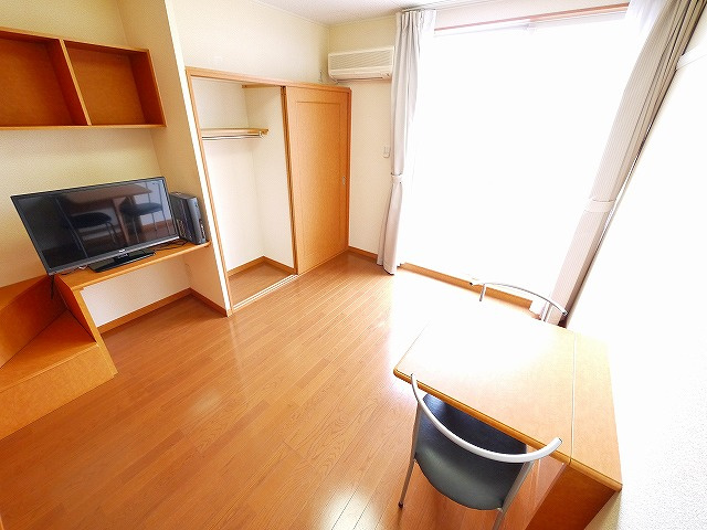 レオパレスＢｌｏｓｓｏｍⅡの洋室|明るい洋室です