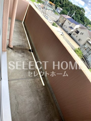 【バルコニー】 | グランドール・ベルⅡ | 暖かな日差しのふりそそぐバルコニー
