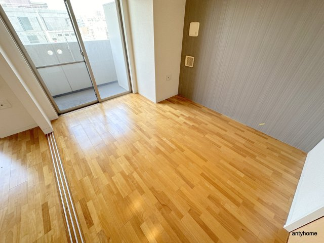 SERENiTE江坂四番館　仲介手数料無料の寝室