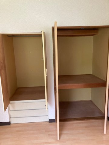 サンローゼ赤坂の収納|物入れと洋服タンス