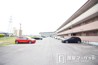 【駐車場】