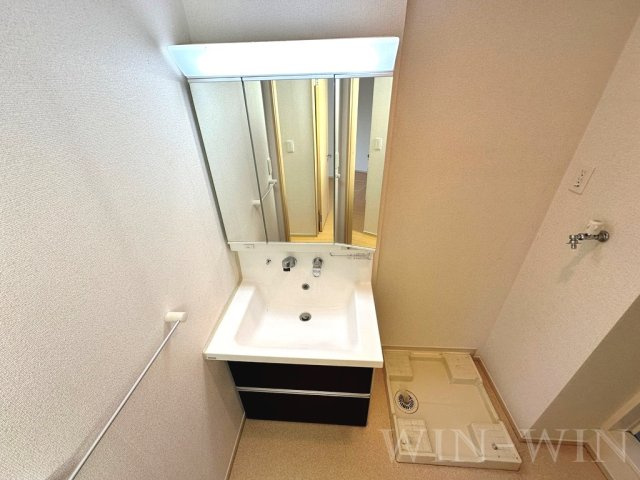 EAST・SIDE 弐番館の独立洗面台