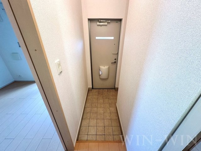 EAST・SIDE 弐番館の玄関