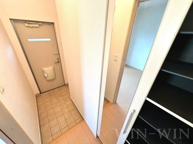 EAST・SIDE 弐番館の玄関