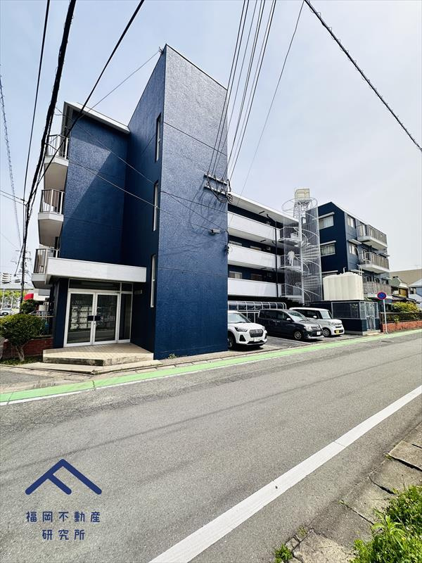 マンション名島の外観