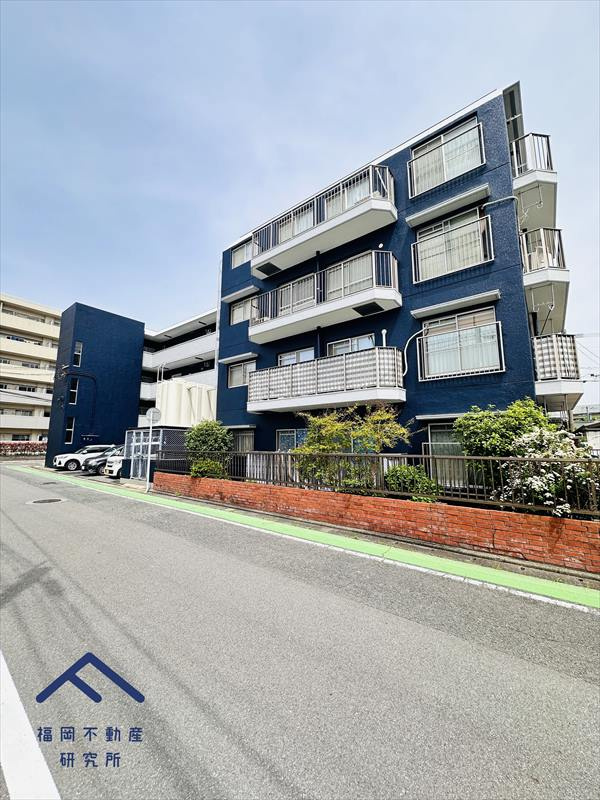 マンション名島の外観