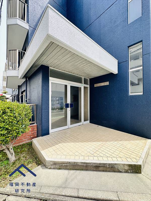 マンション名島の外観