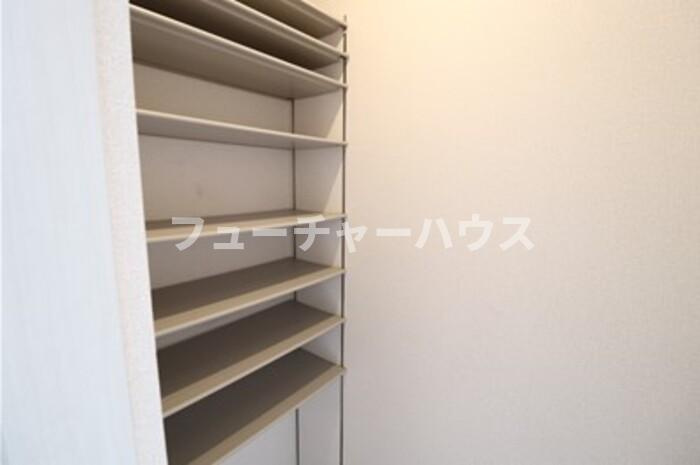 ハピネスシティヒルズの玄関