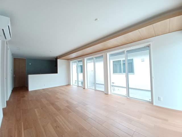 松山町3丁目6-21貸家B棟の居間・リビング