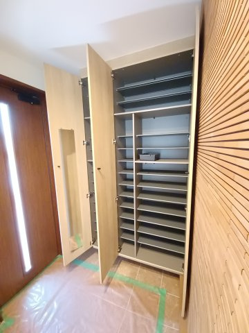 松山町3丁目6-21貸家B棟の玄関