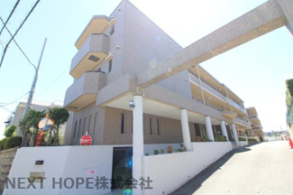 【外観】 | 【ステイツ雲雀丘花屋敷】地上3階地下１階建　総戸数28戸　ご紹介のお部屋は最上階3階部分です♪室内はたいへん綺麗に使用されております(^^)