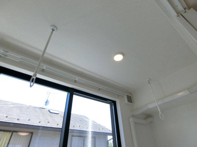 アーモンドアイの設備