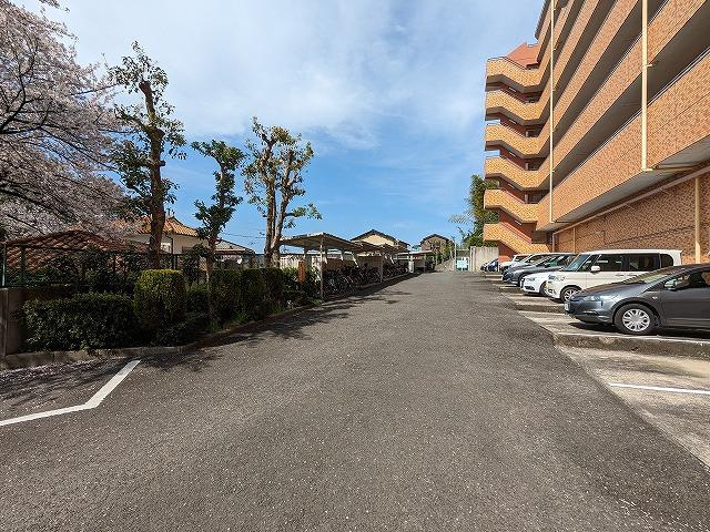 ライオンズマンション枚方の駐車場|駐車場■物件内覧・資金計画相談・住宅ローン相談、リフォーム相談、お問合せ受付中■
※当日・翌日のご内覧、ご相談はお電話でのお問合せがスムーズです！