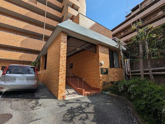ライオンズマンション枚方のエントランス|エントランス■物件内覧・資金計画相談・住宅ローン相談、リフォーム相談、お問合せ受付中■
※当日・翌日のご内覧、ご相談はお電話でのお問合せがスムーズです！
