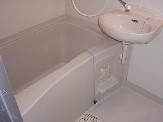 ノーブルハイツの浴室|落ち着いた空間のお風呂です